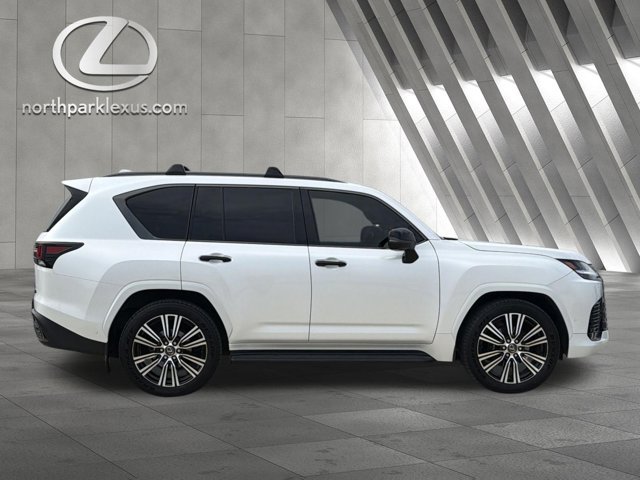 Certified 2025 Lexus LX 700h Luxury w/ Appearance Package AWD/4WD image 4