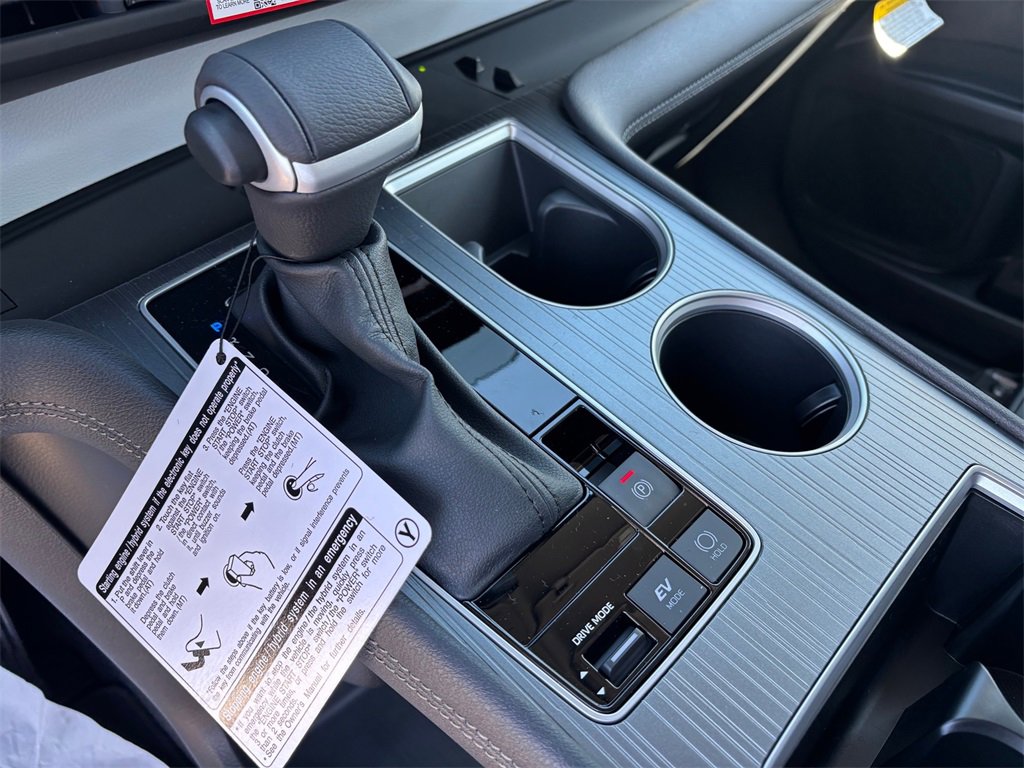 New 2026 Toyota Sienna XLE image 18
