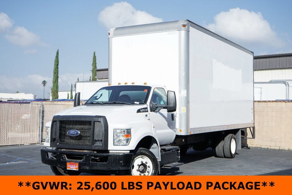 Used 2017 Ford F650 2WD Regular Cab Super Duty image 4