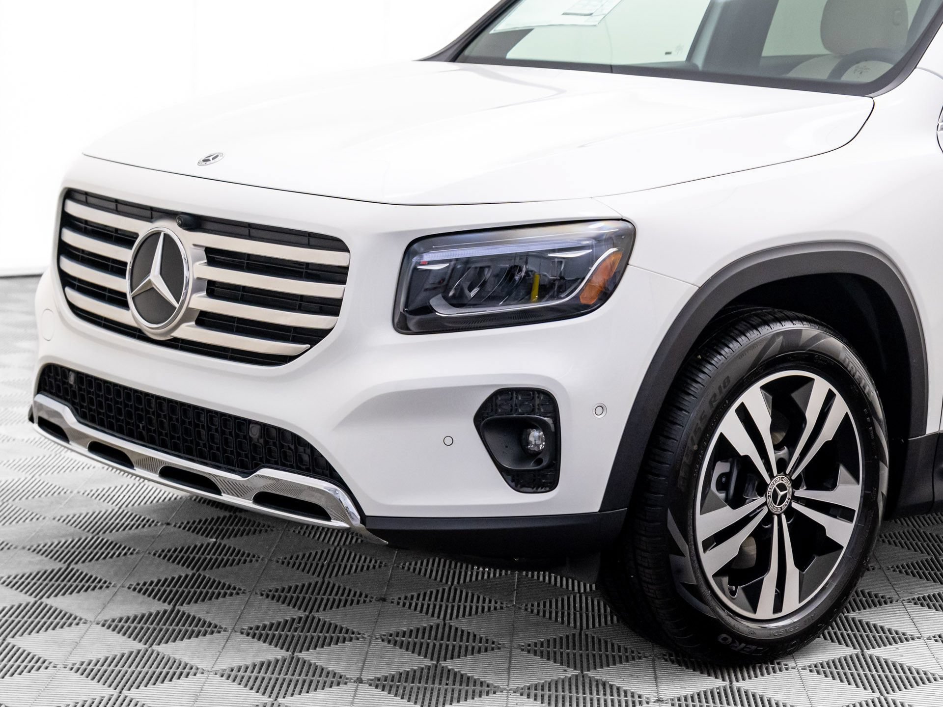 New 2026 Mercedes-Benz GLB 250 4MATIC image 35