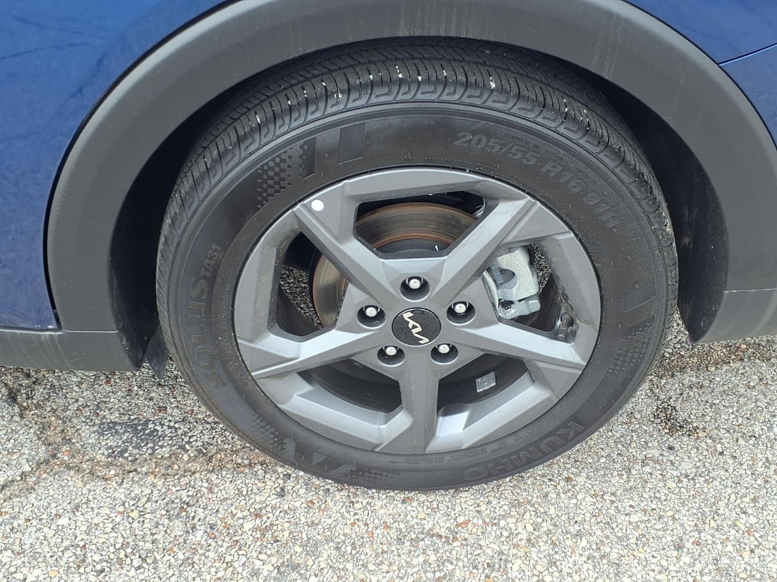 Used 2025 Kia K4 LXS image 25