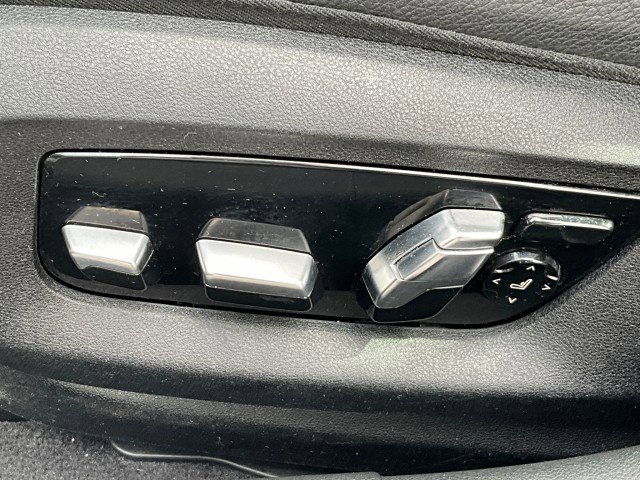 Used 2017 BMW 540i xDrive image 31