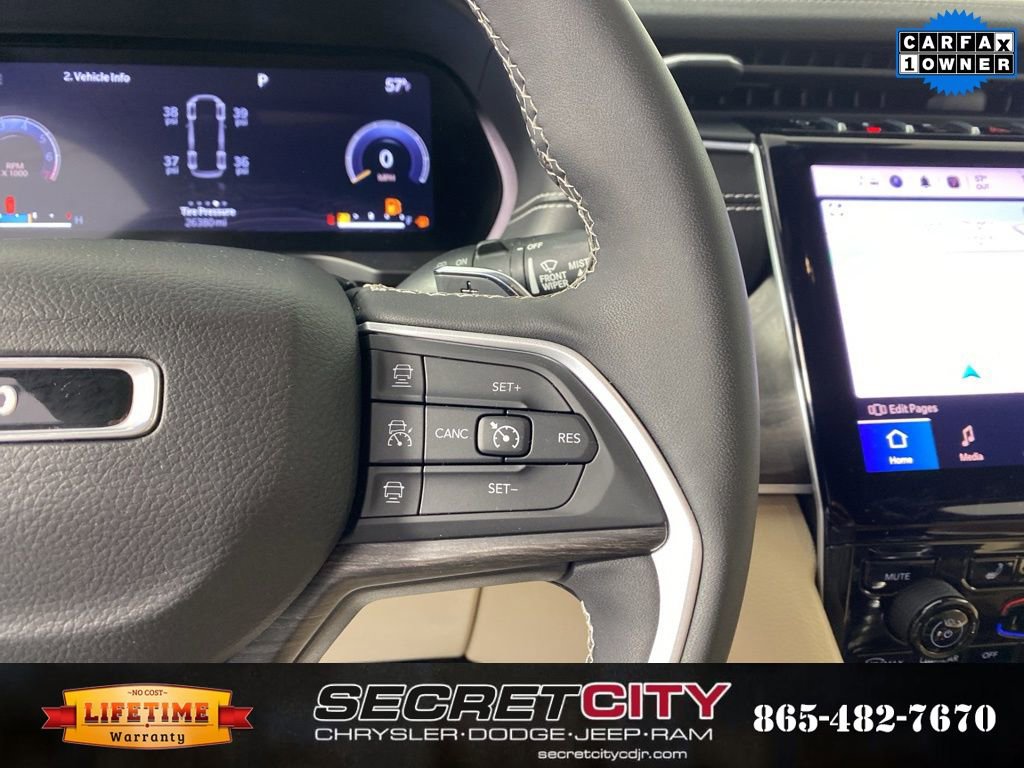 Used 2023 Jeep Grand Cherokee L Limited w/ Luxury Tech Group II image 16