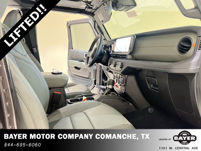 Used 2025 Jeep Gladiator Mojave AWD/4WD image 26