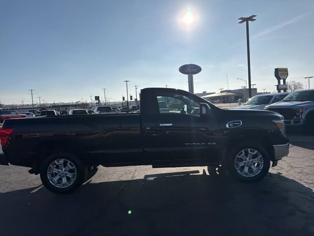 Used 2017 Nissan Titan SV image 7