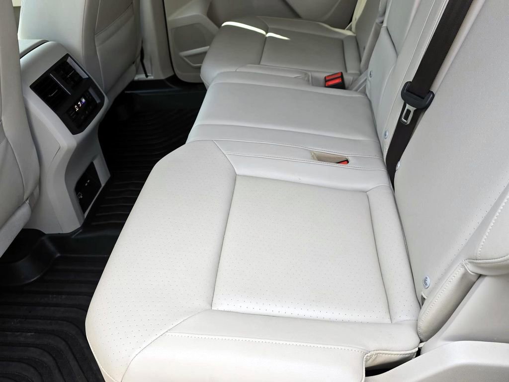 Used 2020 Volkswagen Atlas SE w/ Towing Package FWD image 15