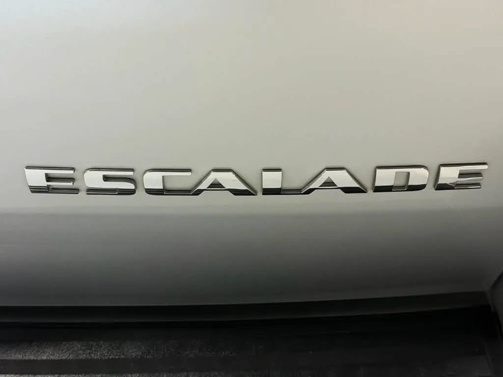 Used 2013 Cadillac Escalade ESV Platinum AWD/4WD image 11
