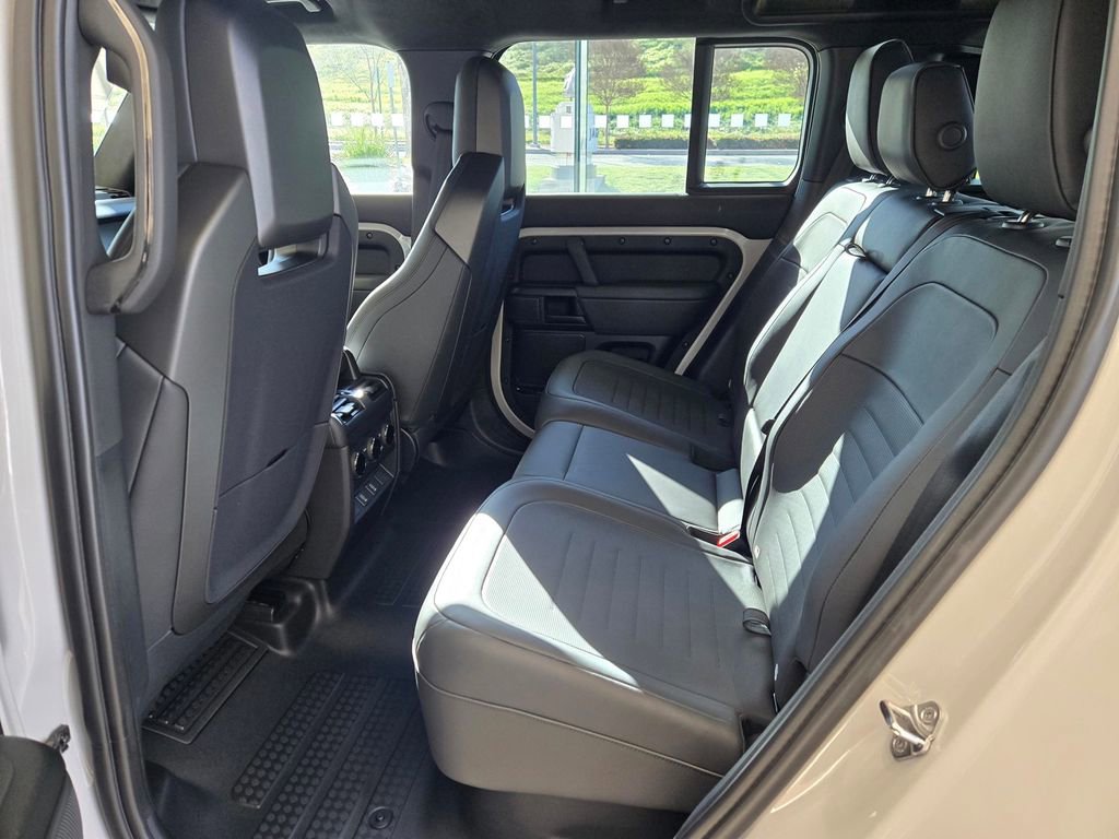 New 2026 Land Rover Defender 110 OCTA AWD/4WD image 7