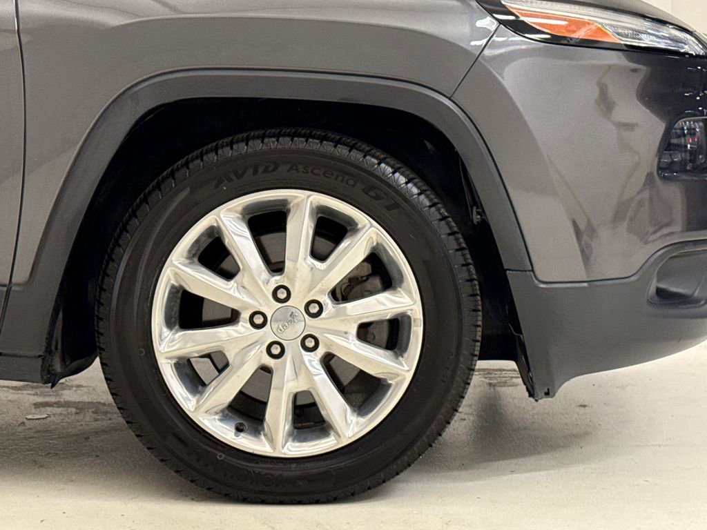 Used 2016 Jeep Cherokee Limited image 6