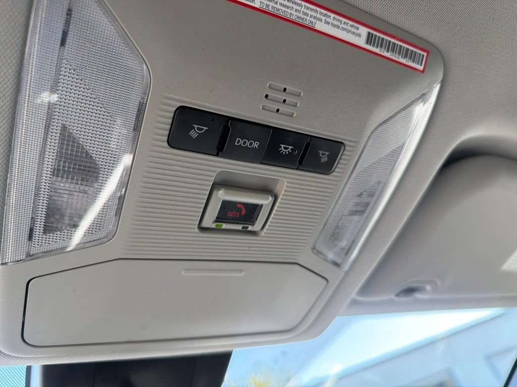 Used 2025 Toyota RAV4 LE AWD/4WD image 22