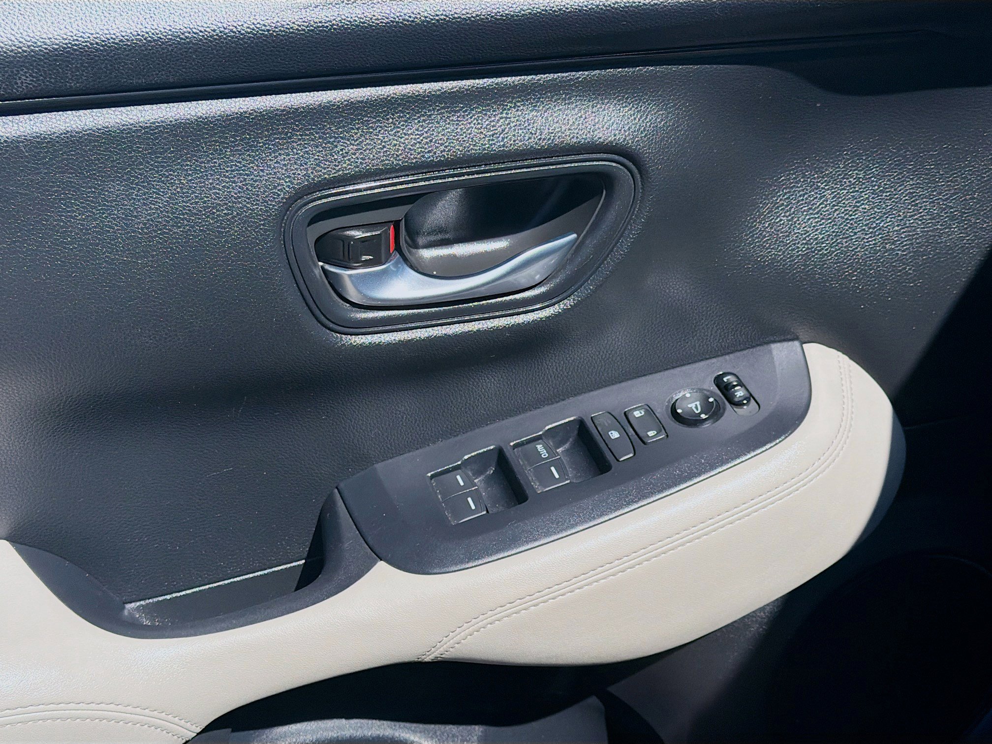 Used 2024 Honda HR-V LX image 16