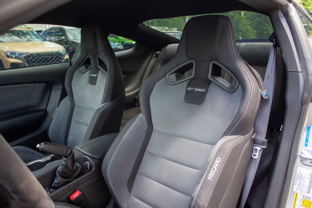 Used 2020 Ford Mustang Shelby GT350 w/ Technology Package RWD image 12