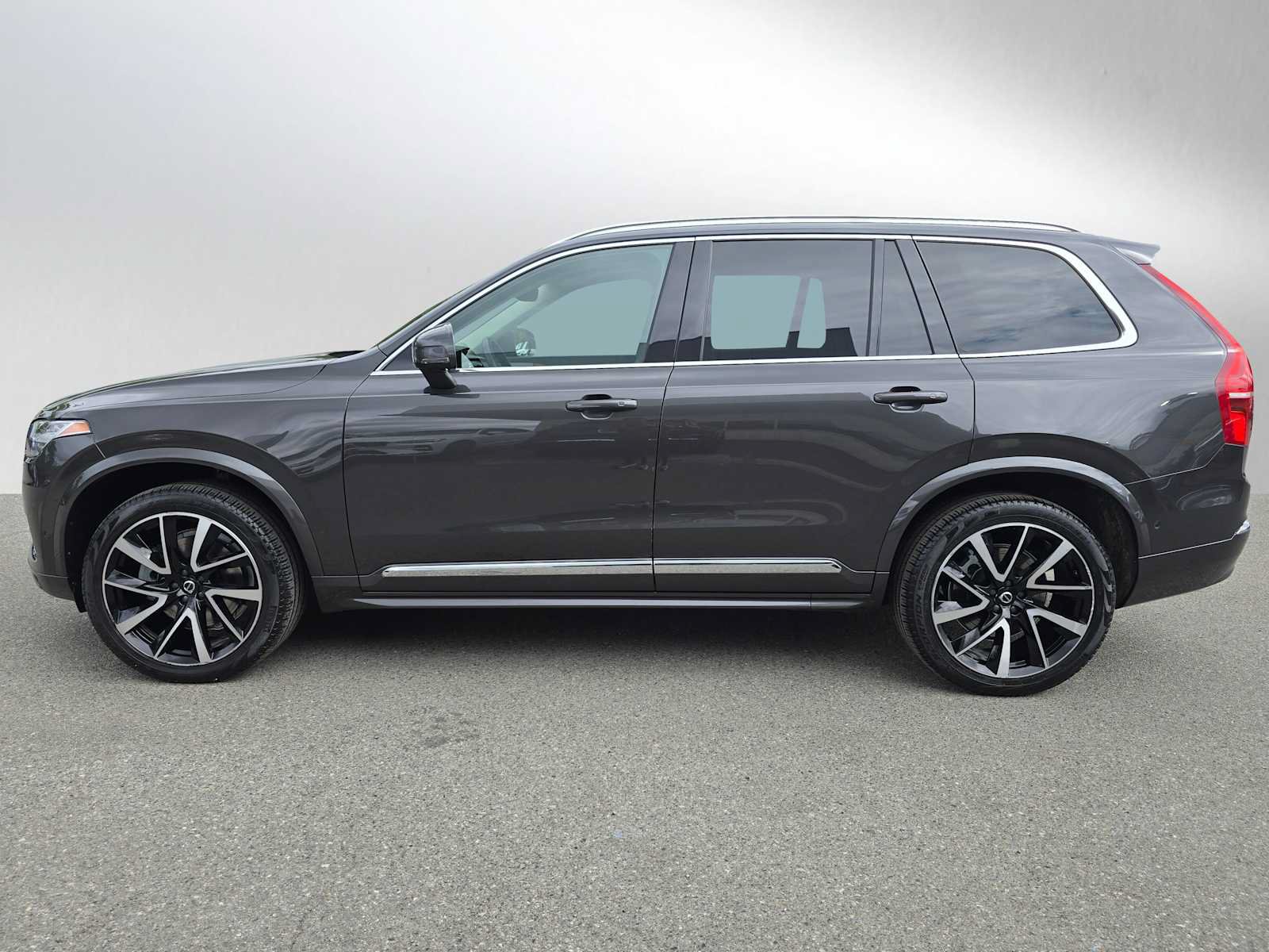 Certified 2023 Volvo XC90 B6 Plus w/ Protection Package Premier AWD/4WD image 6