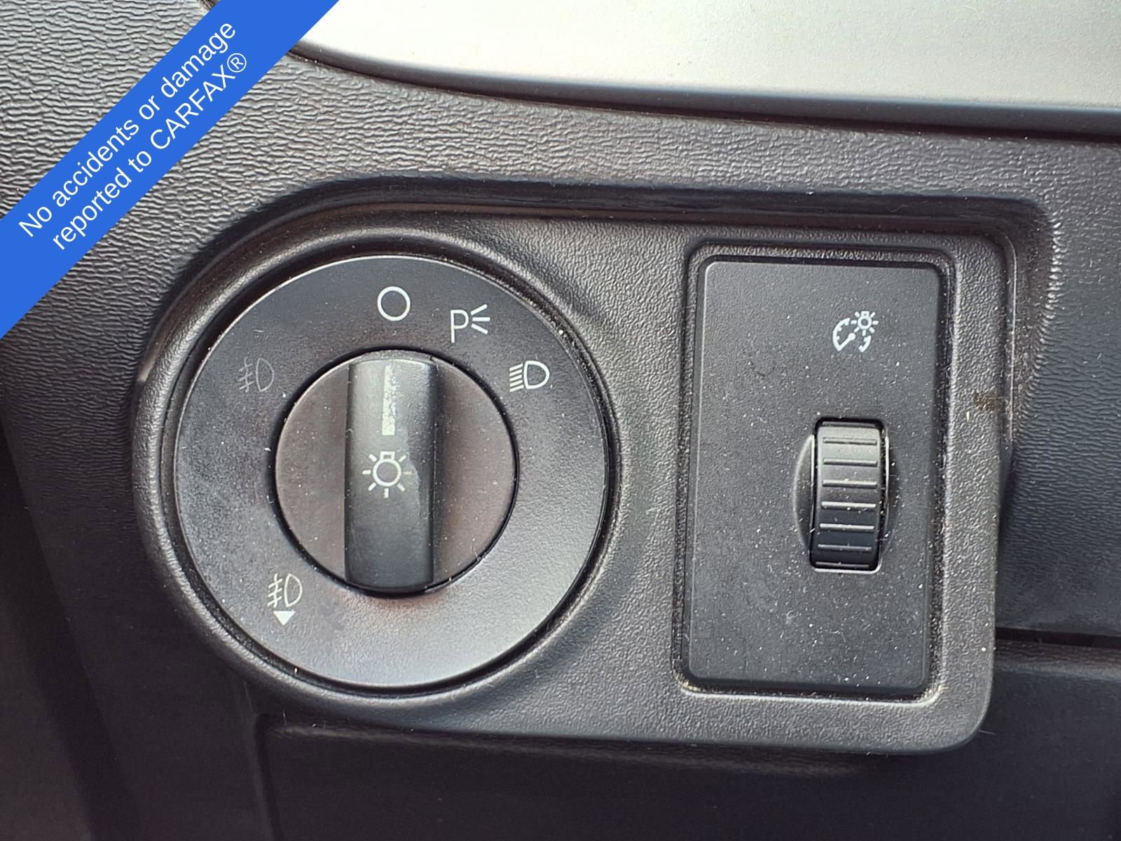 Used 2010 Ford Focus SES FWD image 27