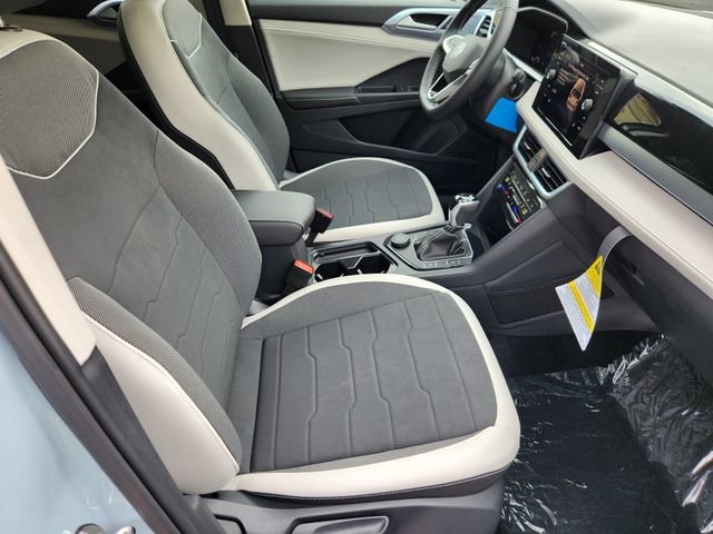 New 2025 Volkswagen Taos SE image 14