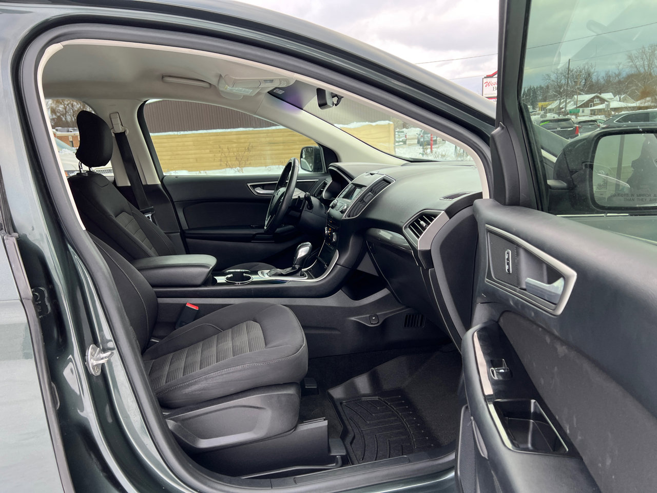 Used 2015 Ford Edge SEL image 47