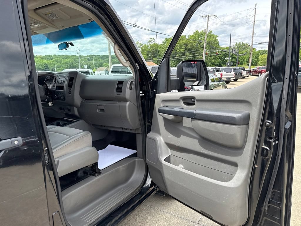 Used 2013 Nissan NV 2500 SV w/ Side Curtain Airbag Pkg RWD image 33
