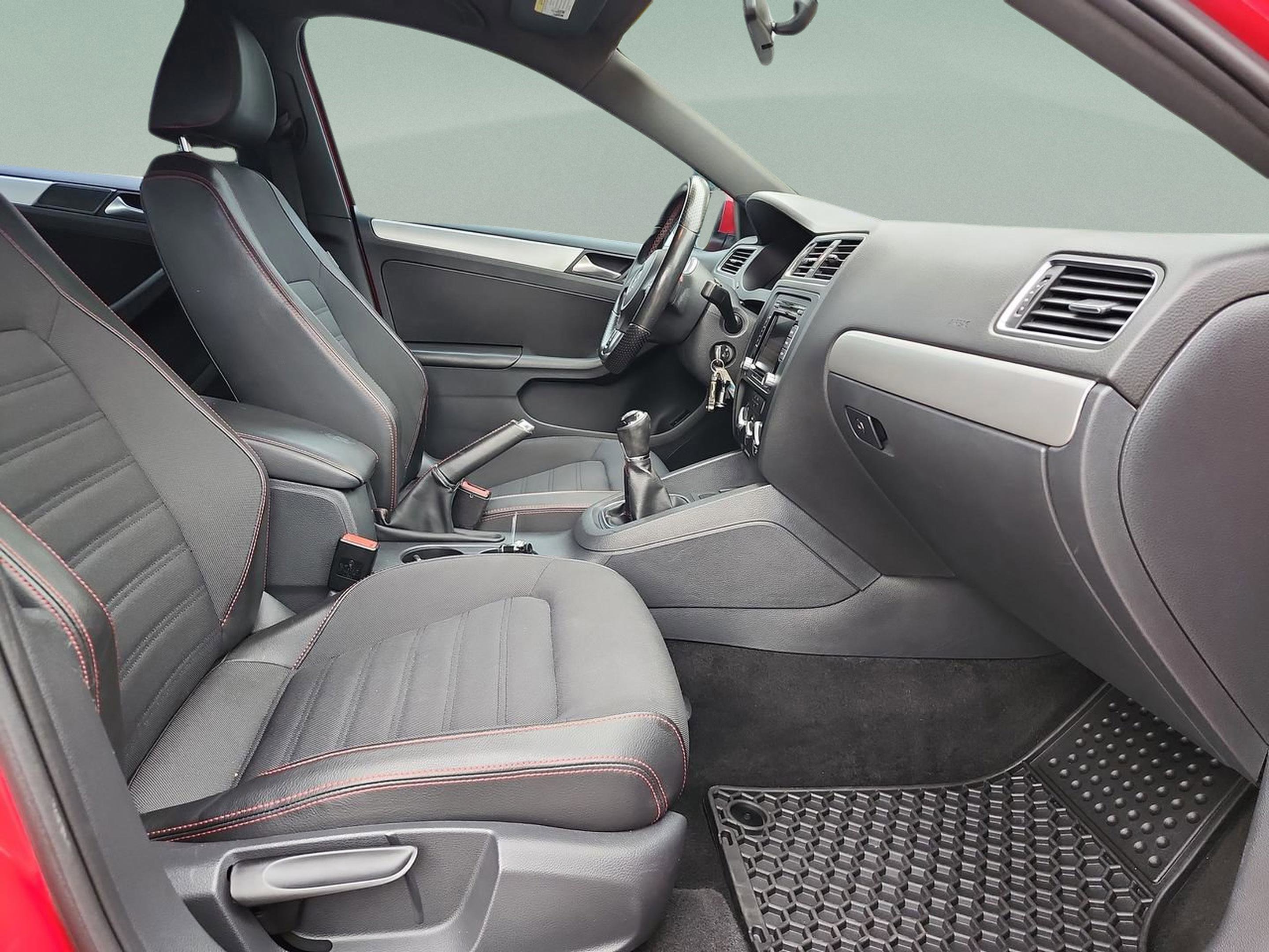 Used 2012 Volkswagen Jetta GLI image 19