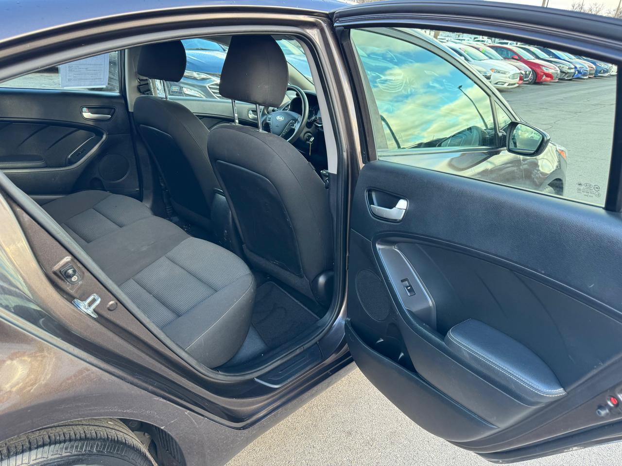 Used 2017 Kia Forte LX FWD image 10