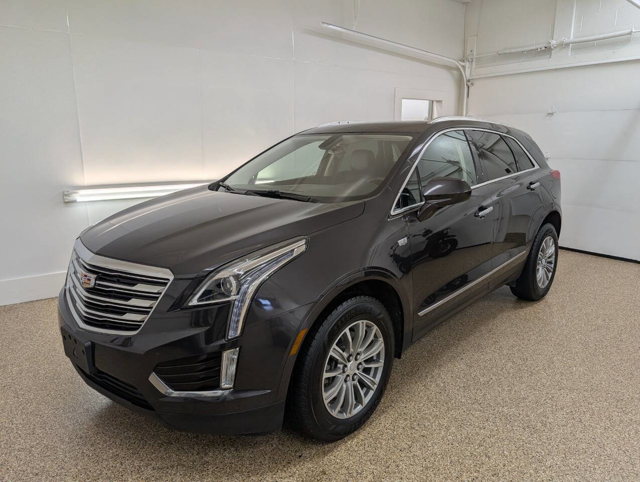 Used 2018 Cadillac XT5 Luxury AWD/4WD image 2