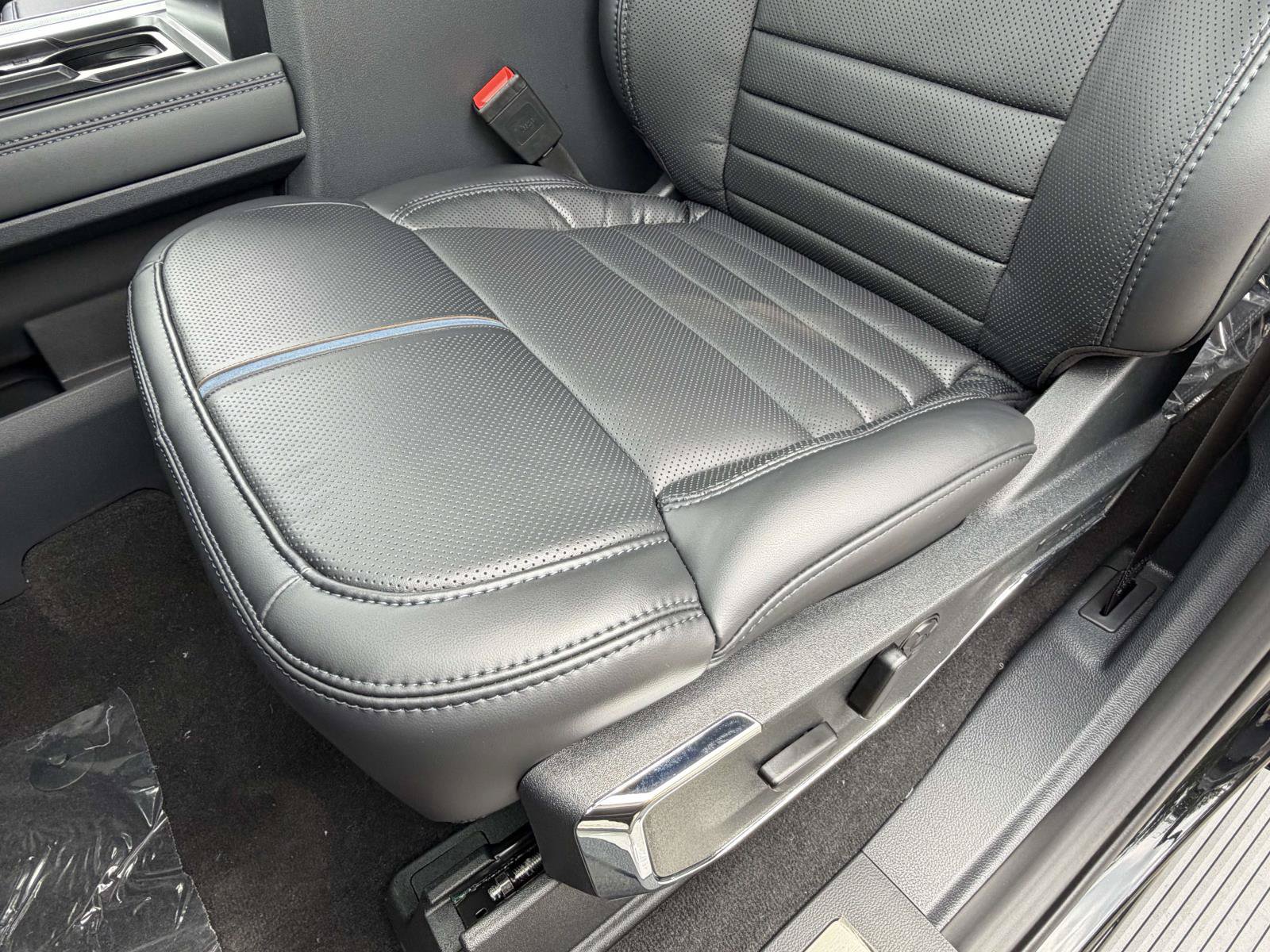 New 2026 Ford F350 Platinum AWD/4WD image 24