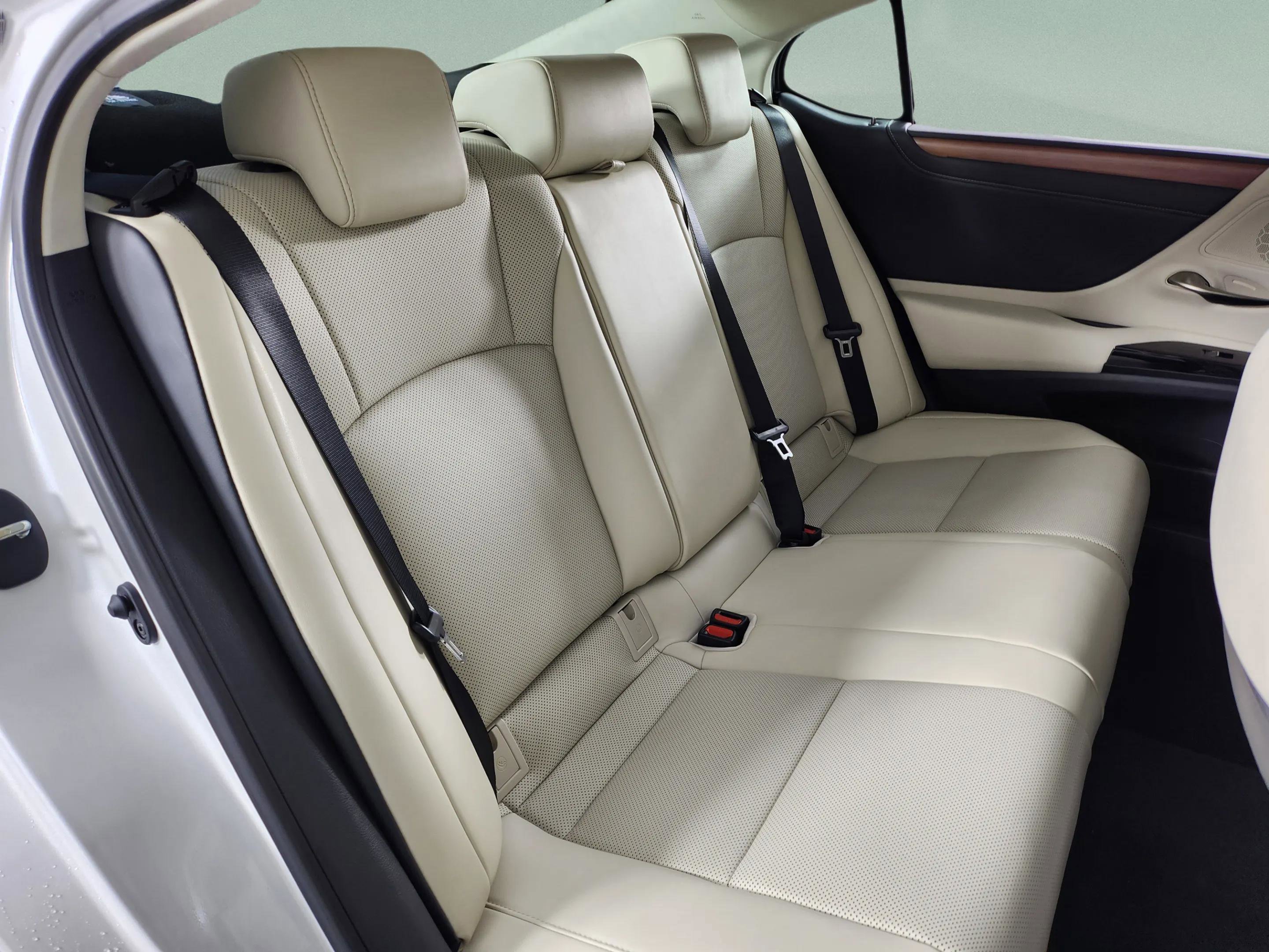 New 2025 Lexus ES 300h w/ Premium Package image 28