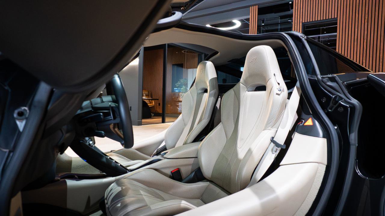 Used 2018 McLaren 720S Luxury RWD image 10