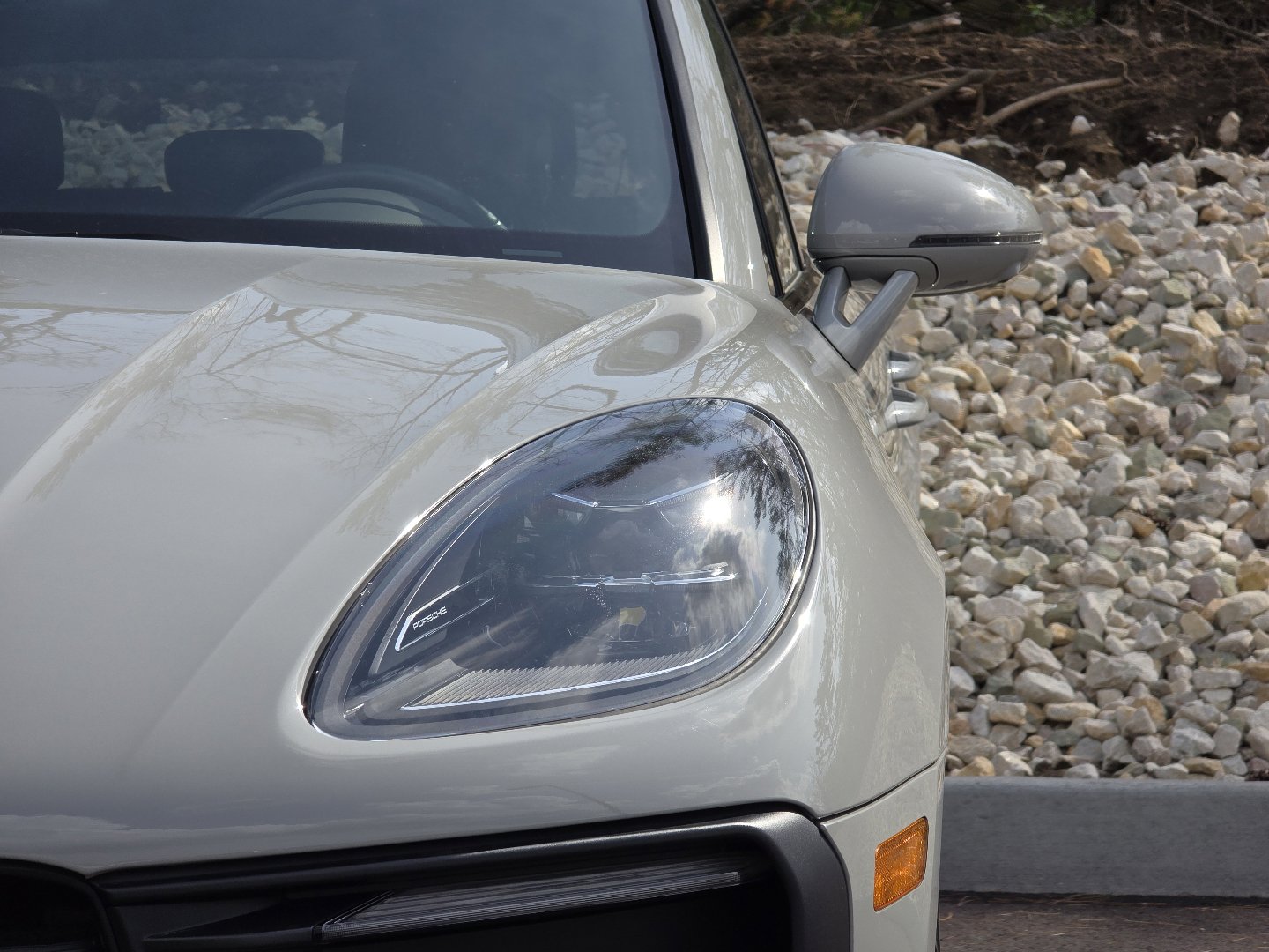 Used 2023 Porsche Macan Turbo AWD/4WD image 38