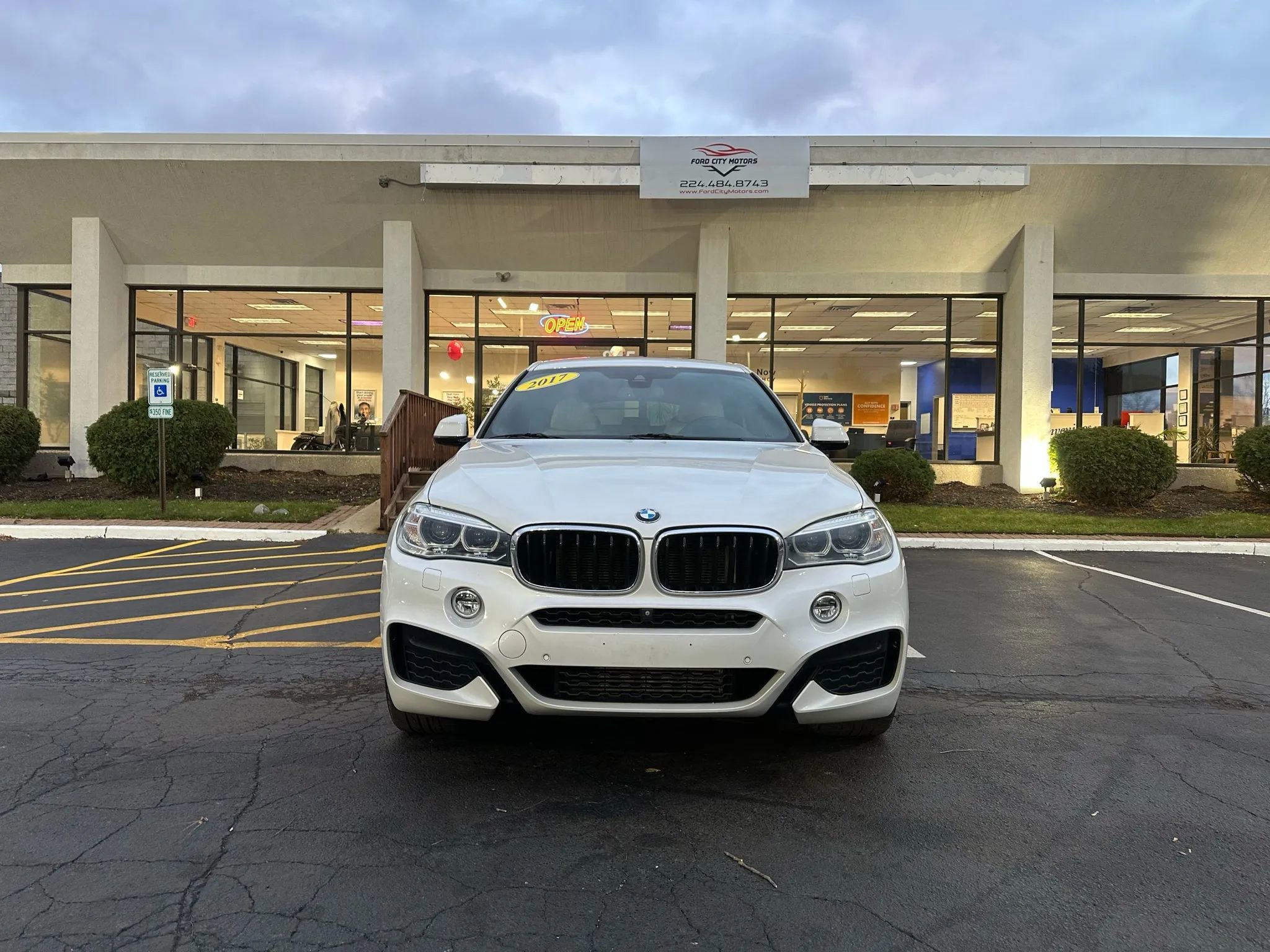 Used 2017 BMW X6 xDrive35i image 2