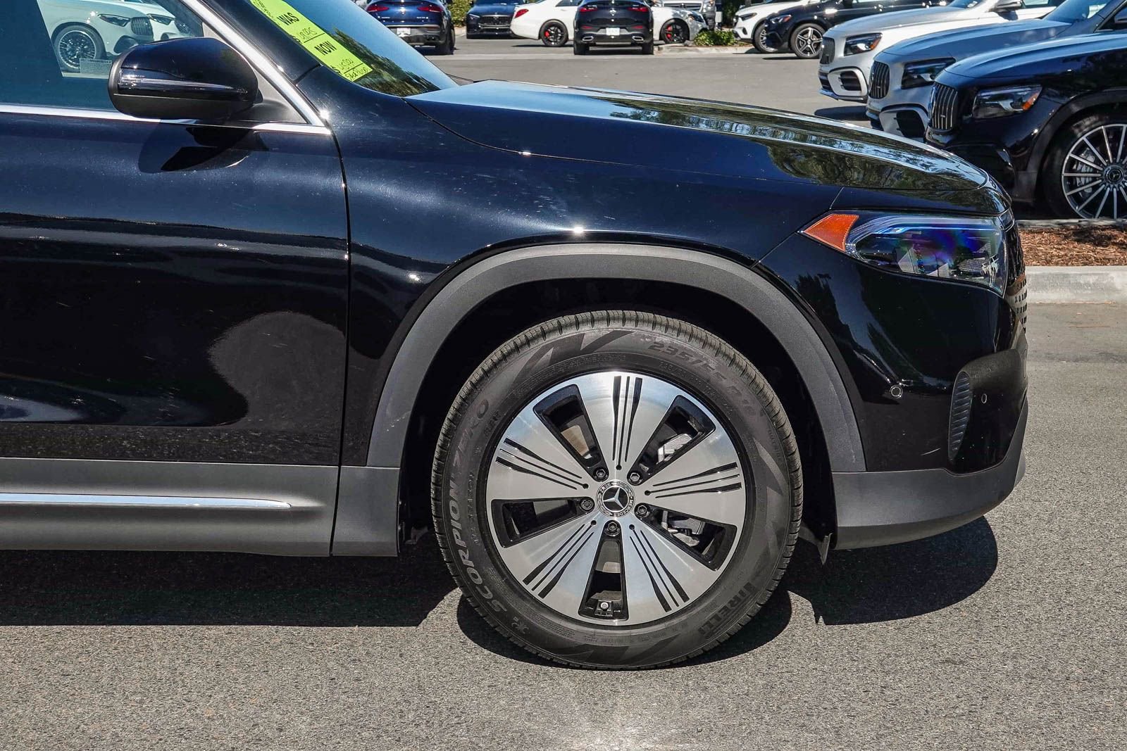 Used 2024 Mercedes-Benz EQB 300 4MATIC image 10