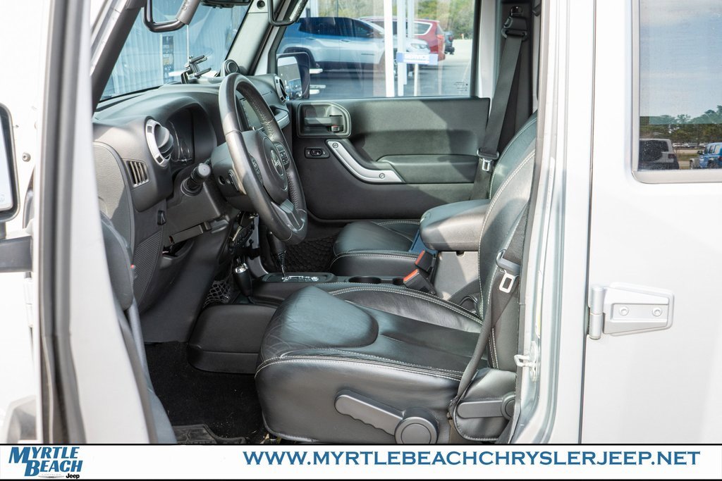 Used 2013 Jeep Wrangler Unlimited Sahara w/ Dual Top Group image 18