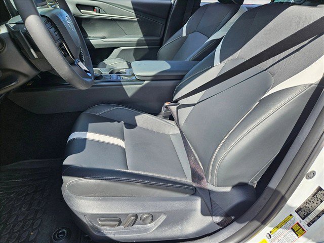 Used 2026 Toyota Camry SE FWD image 14