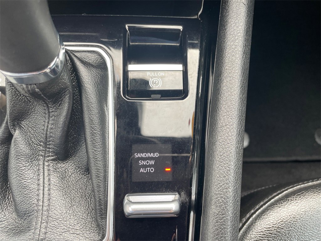 Used 2024 Jeep Compass Limited image 14