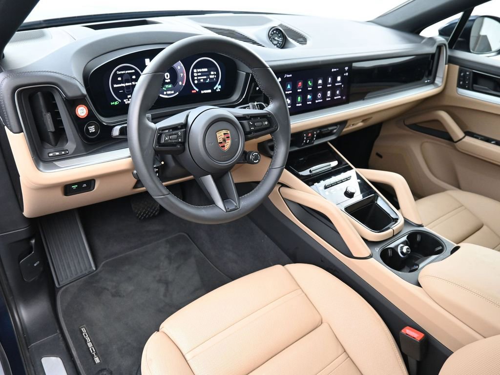 Certified 2025 Porsche Cayenne E-Hybrid Coupe image 4