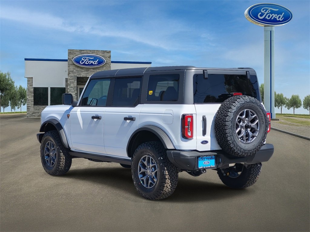 New 2025 Ford Bronco Badlands image 3