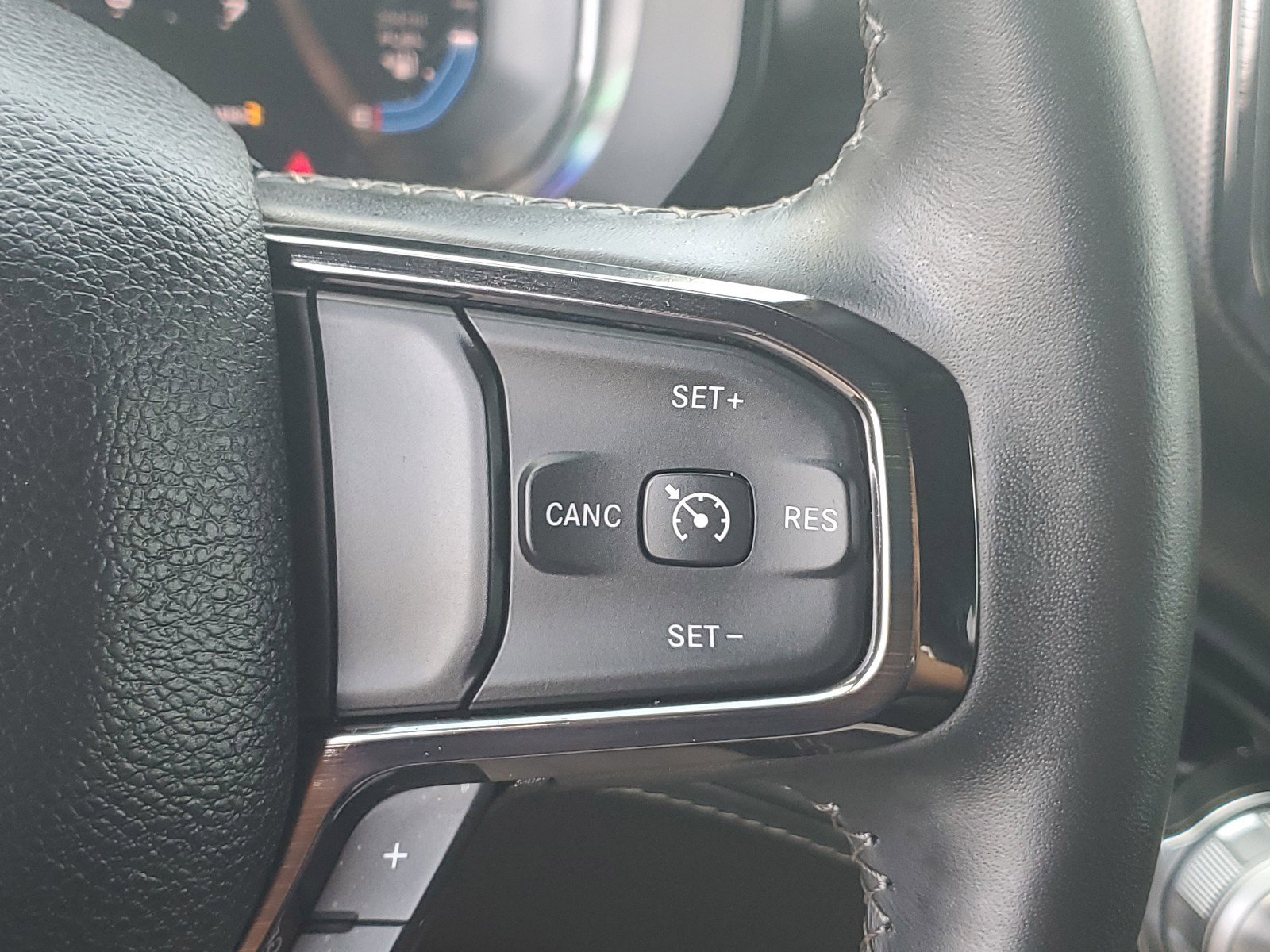 Used 2024 RAM 1500 Limited w/ Body Color Bumper Group image 23