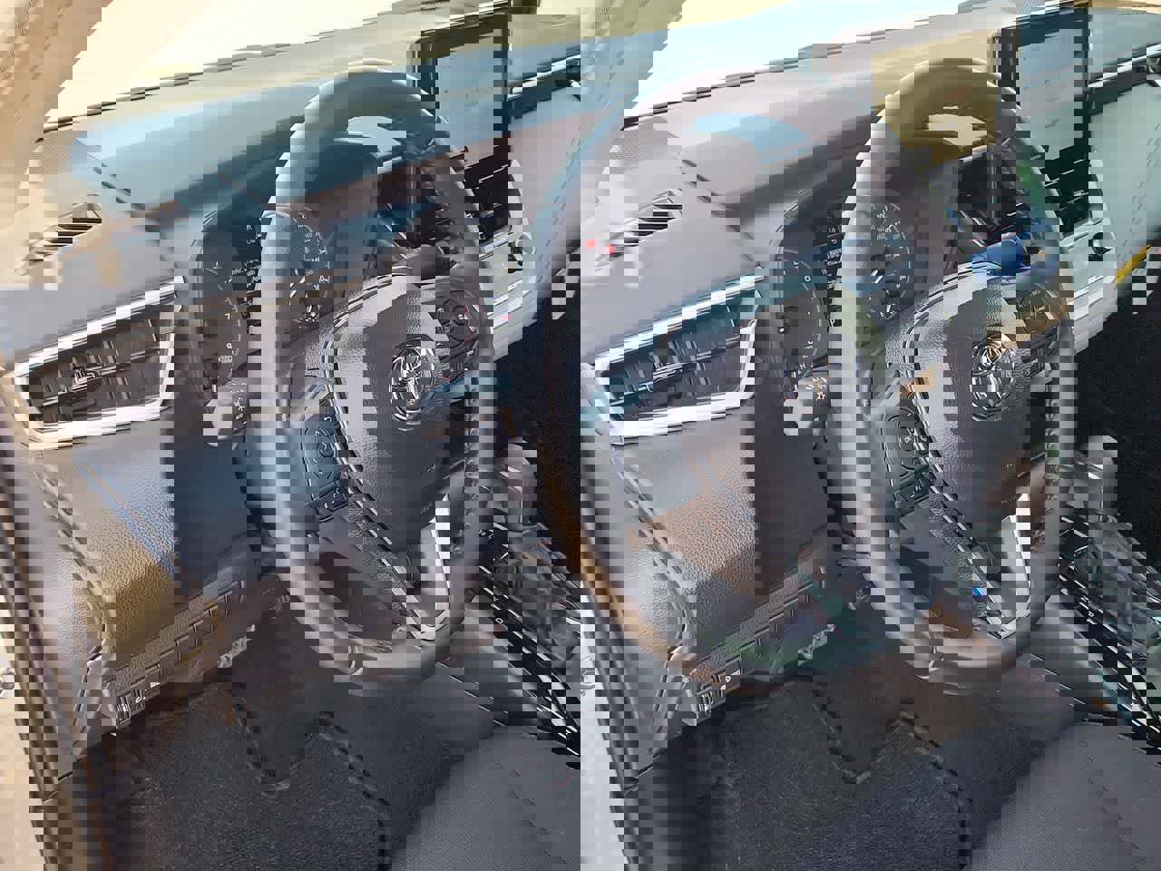 Certified 2025 Toyota Corolla SE image 10