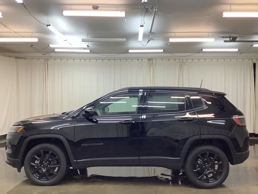 New 2026 Jeep Compass Latitude image 10