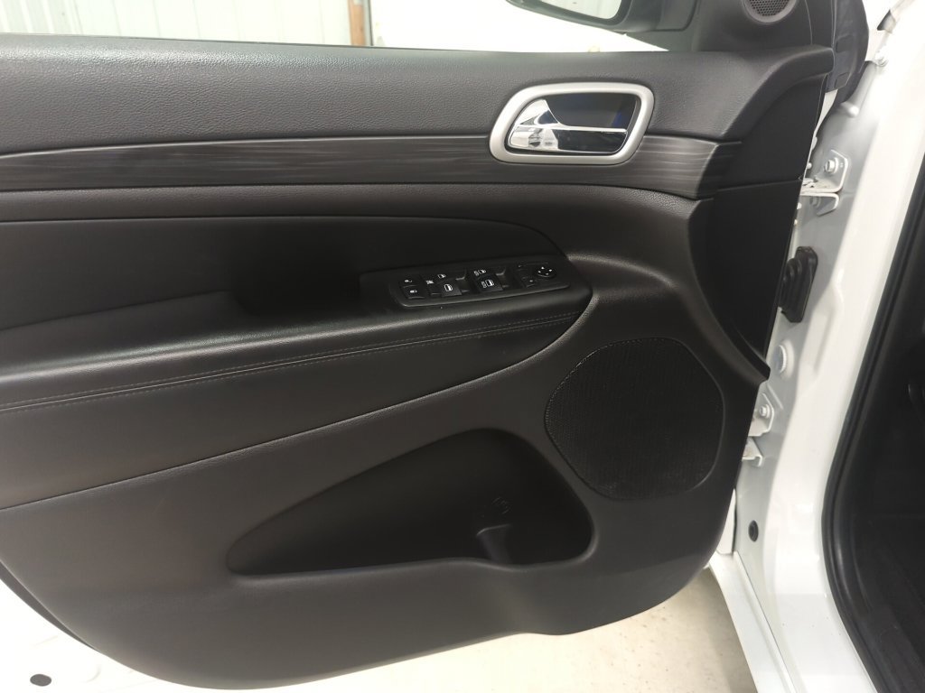 Used 2021 Jeep Grand Cherokee Laredo X AWD/4WD image 15