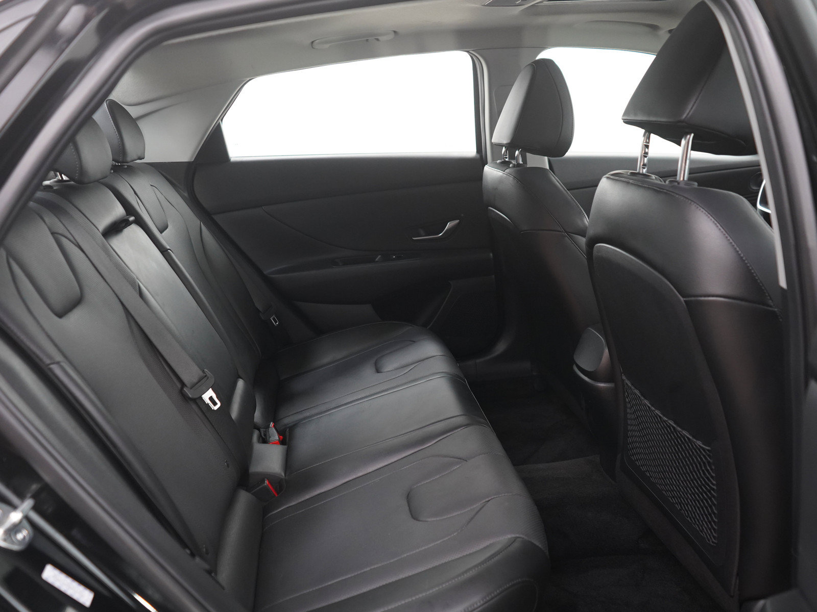 Used 2023 Hyundai Elantra Limited FWD image 13