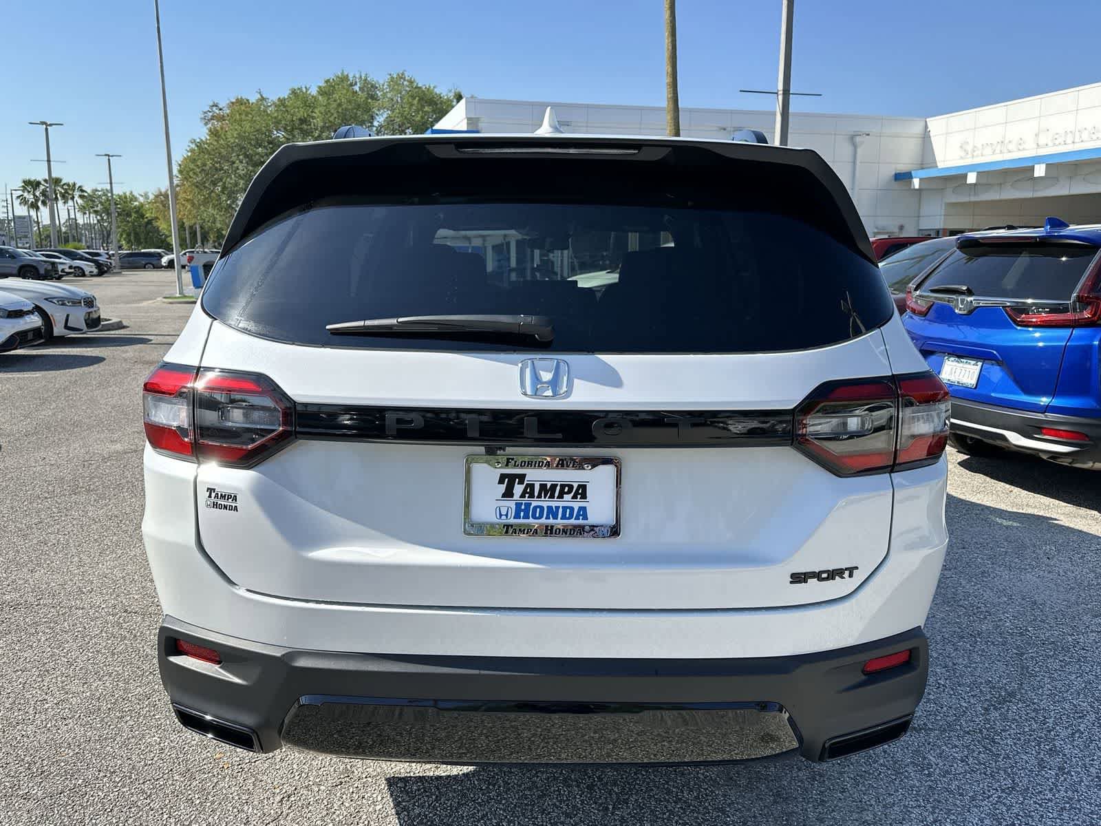 New 2026 Honda Pilot Sport image 7