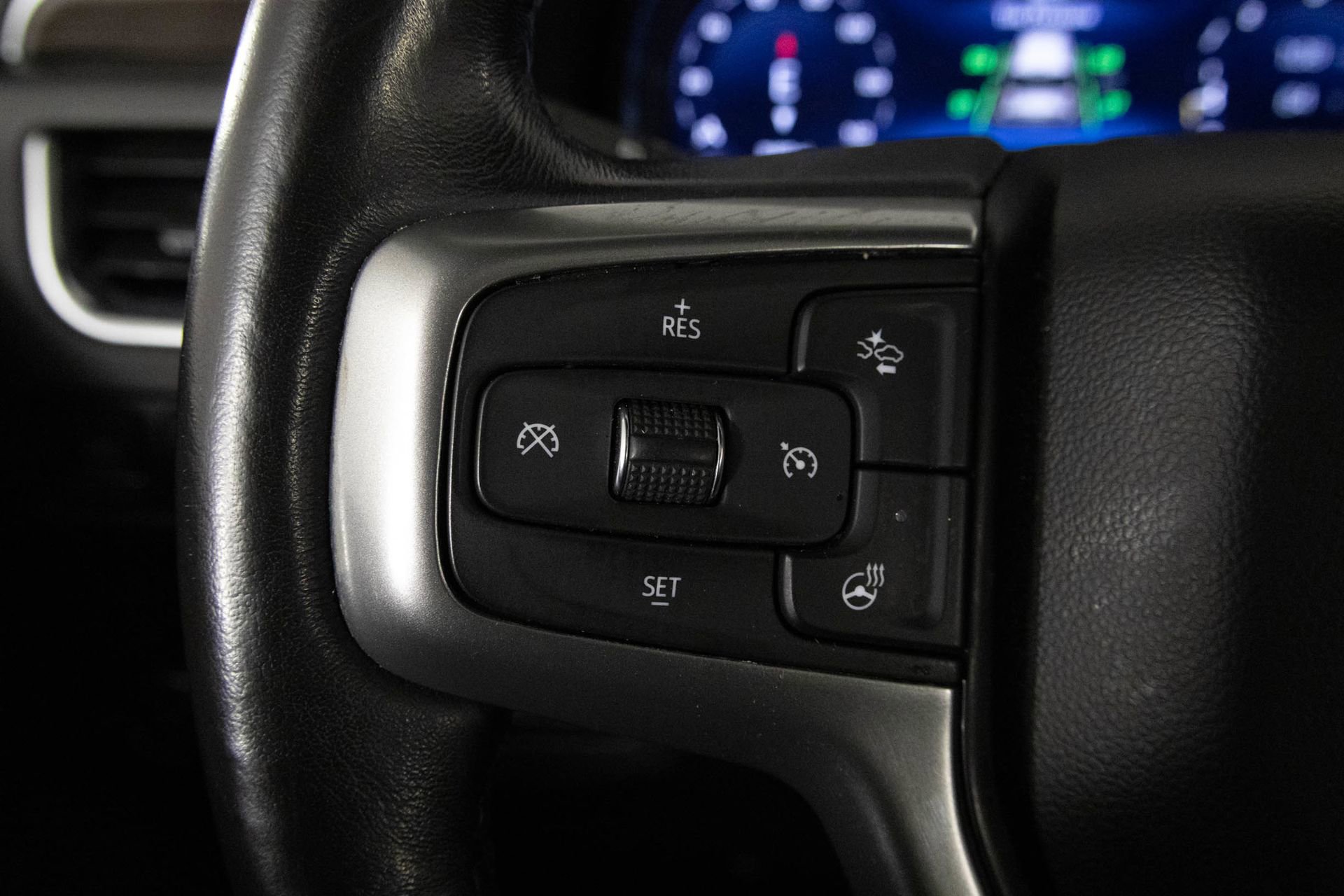 Used 2022 Chevrolet Suburban Z71 w/ Z71 Off-Road Package image 27