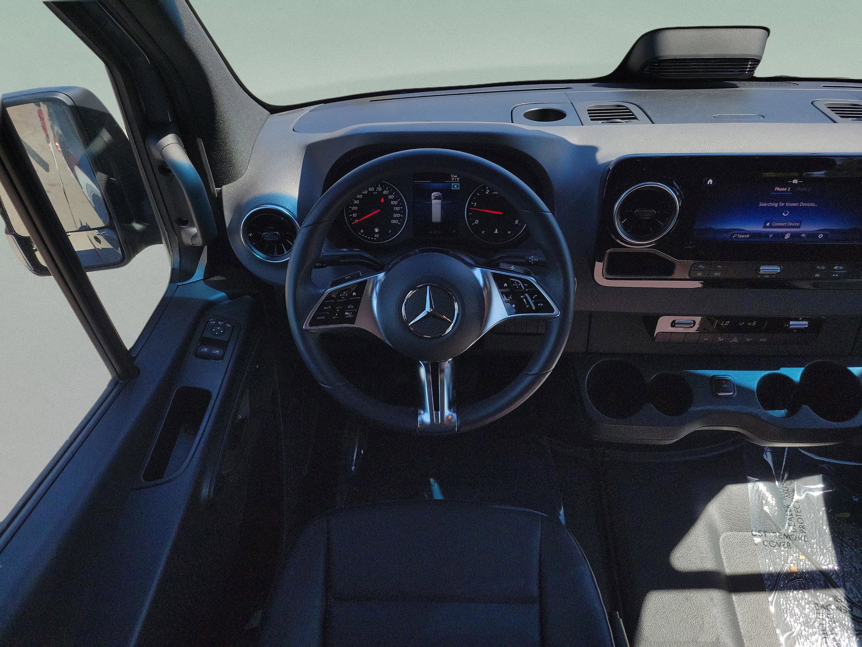 Used 2025 Mercedes-Benz Sprinter 2500 image 20