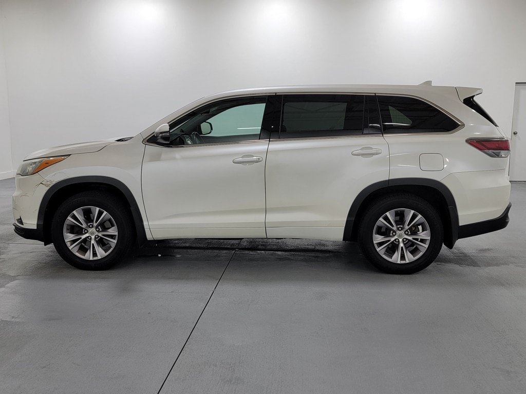 Used 2015 Toyota Highlander Plus AWD/4WD image 5