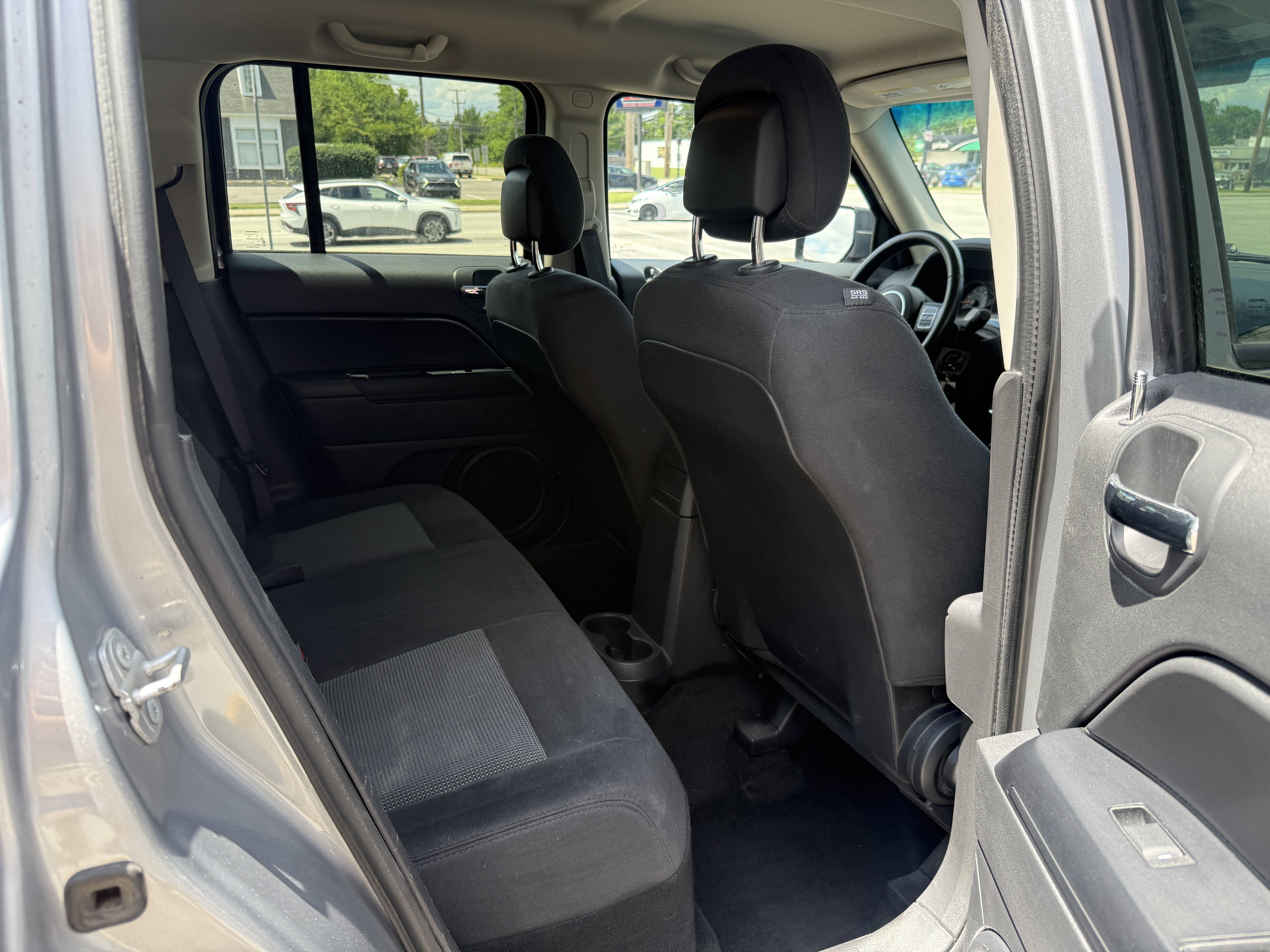 Used 2017 Jeep Patriot Latitude AWD/4WD image 18