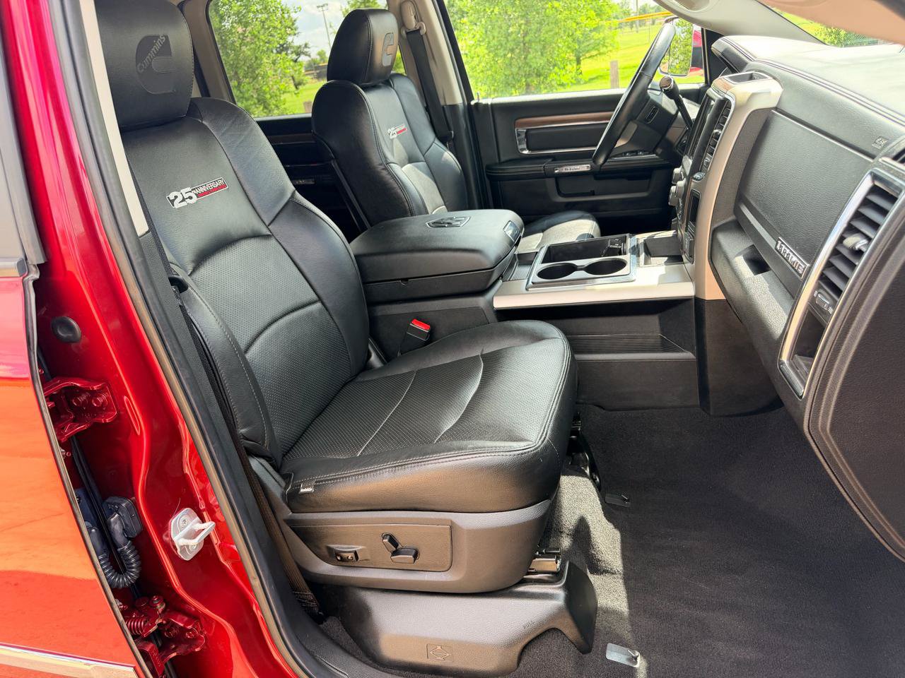 Used 2014 RAM 3500 Laramie RWD image 16