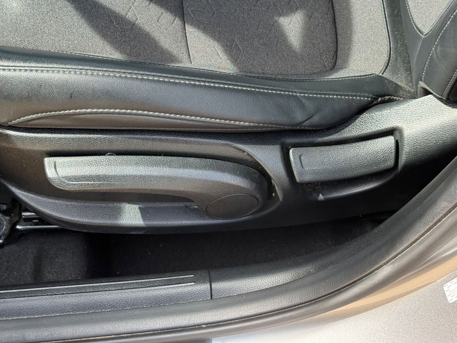 Used 2025 Kia Seltos S image 23