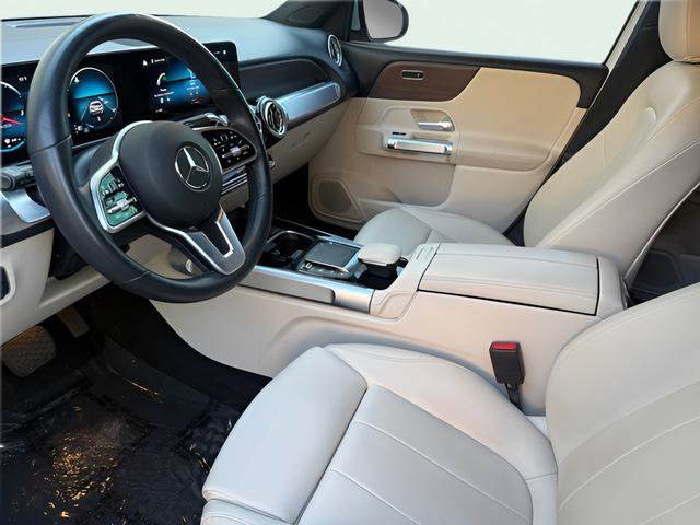Used 2022 Mercedes-Benz GLB 250 w/ Premium Package Lite image 14