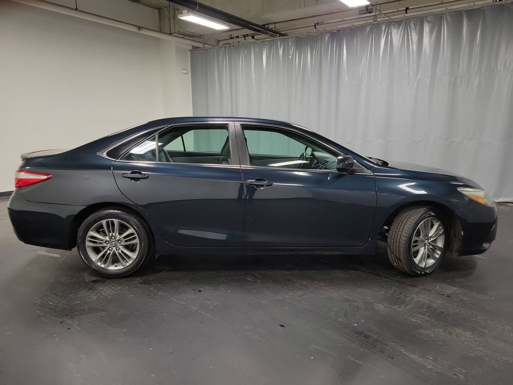 Used 2016 Toyota Camry SE image 9