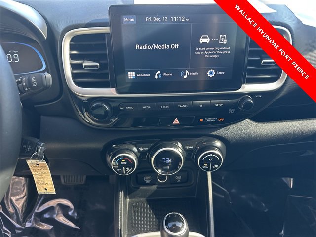 Used 2023 Hyundai Venue SEL image 22